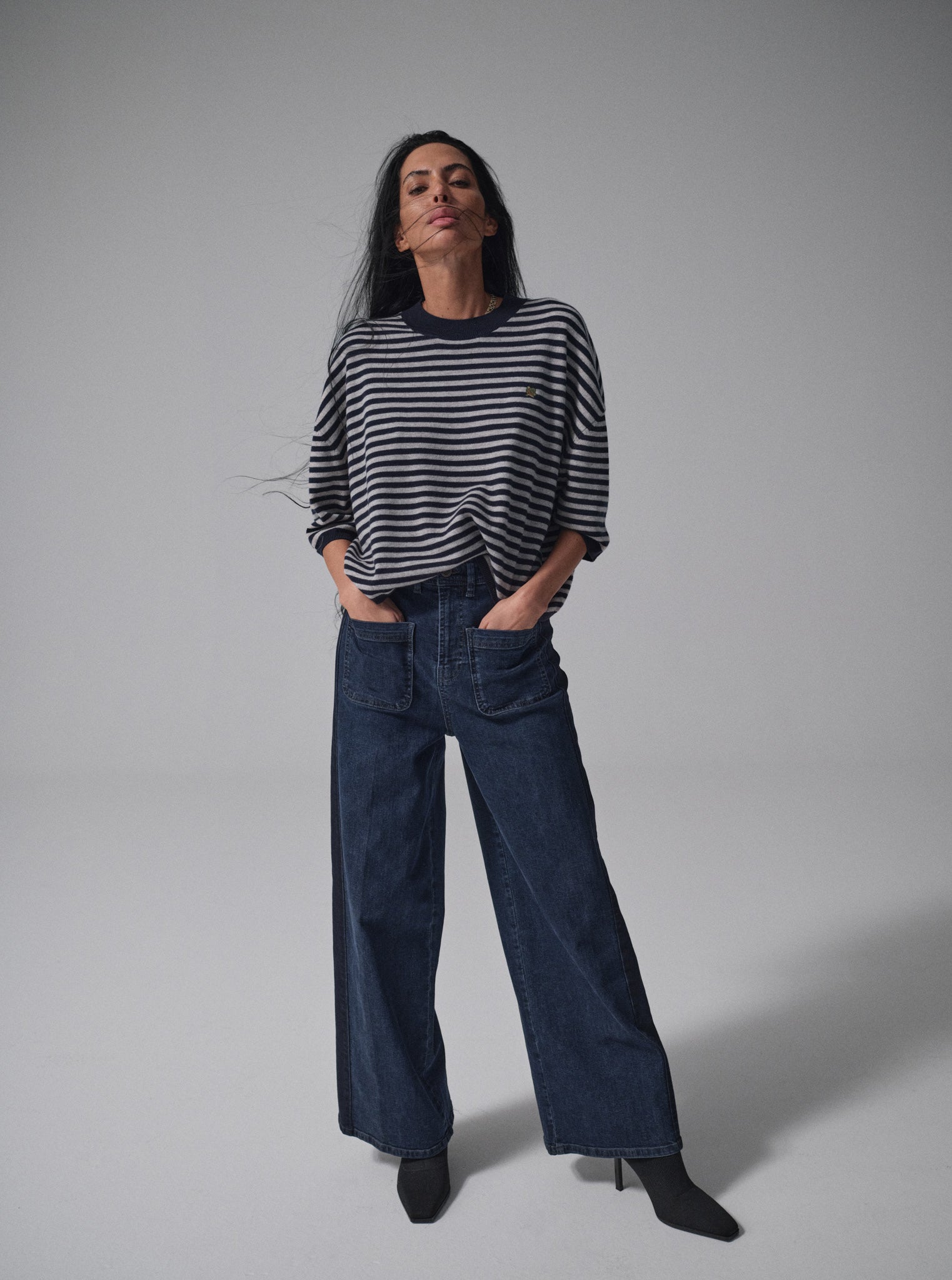 Modelshot / Dark Blue Denim / Detail